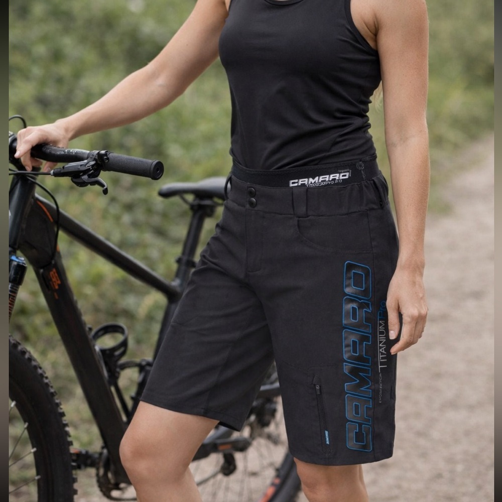 NEW WITH TAGS WOMEN’S LARGE CAMARO TITANIUM PRO 2.0 BOARD NEOPRENE SHORTS